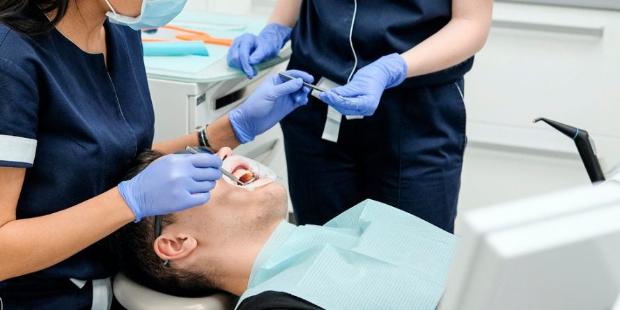 Adiando a visita ao dentista por conta da pandemia? Veja a frequência ideal para consultas odontológicas