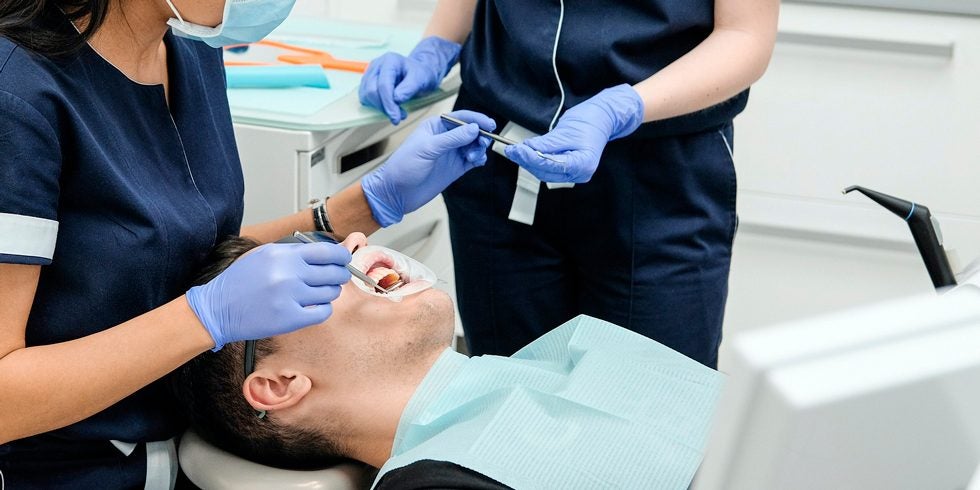 Adiando a visita ao dentista por conta da pandemia? Veja a frequência ideal para consultas odontológicas